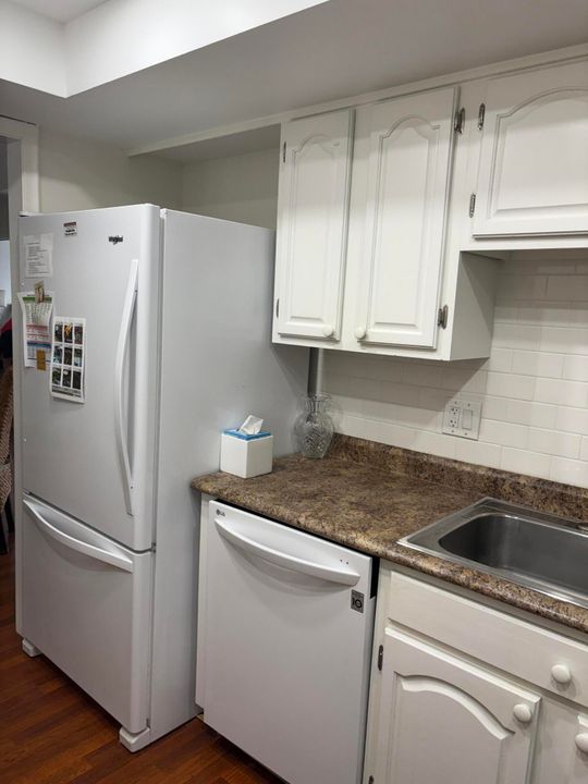 For Sale: $225,000 (2 beds, 2 baths, 1050 Square Feet)