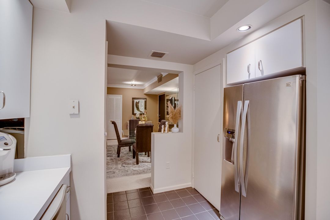 For Sale: $345,000 (2 beds, 2 baths, 2115 Square Feet)