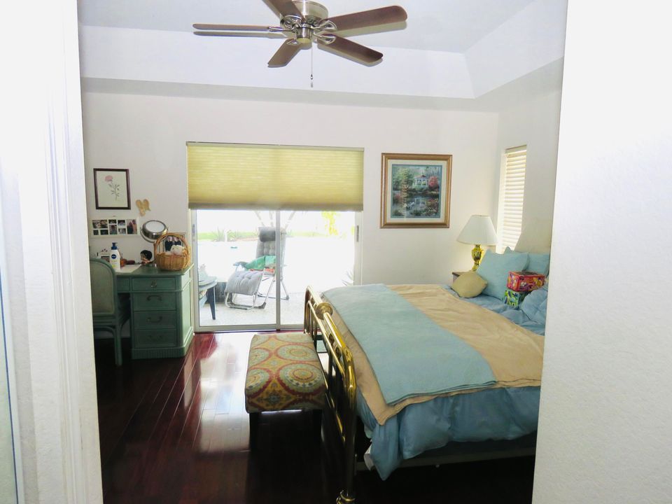 For Sale: $529,000 (2 beds, 2 baths, 1917 Square Feet)