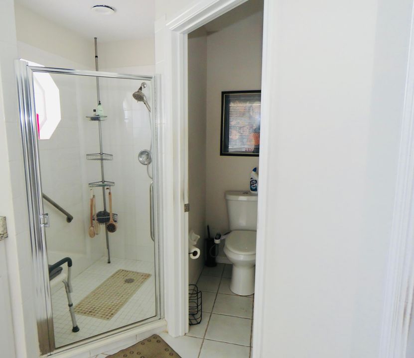 For Sale: $529,000 (2 beds, 2 baths, 1917 Square Feet)