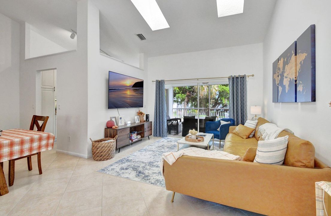 For Sale: $499,500 (3 beds, 2 baths, 1666 Square Feet)