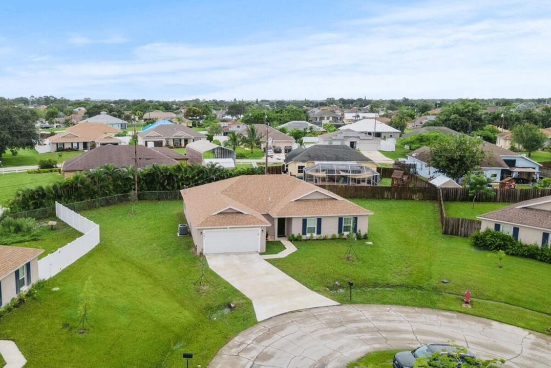 For Sale: $472,000 (4 beds, 2 baths, 1915 Square Feet)