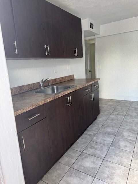 For Rent: $2,000 (3 beds, 1 baths, 1400 Square Feet)