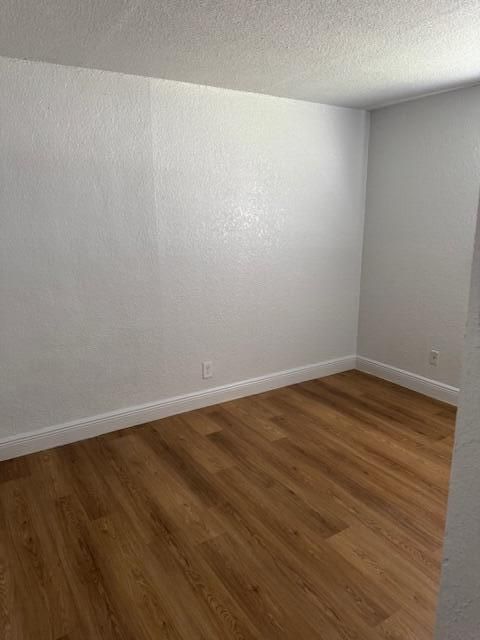 For Rent: $2,000 (3 beds, 1 baths, 1400 Square Feet)