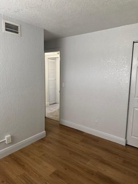 For Rent: $2,000 (3 beds, 1 baths, 1400 Square Feet)