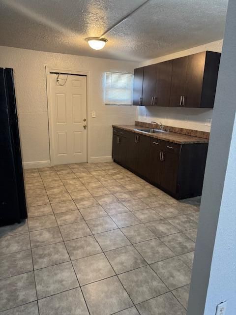 For Rent: $2,000 (3 beds, 1 baths, 1400 Square Feet)