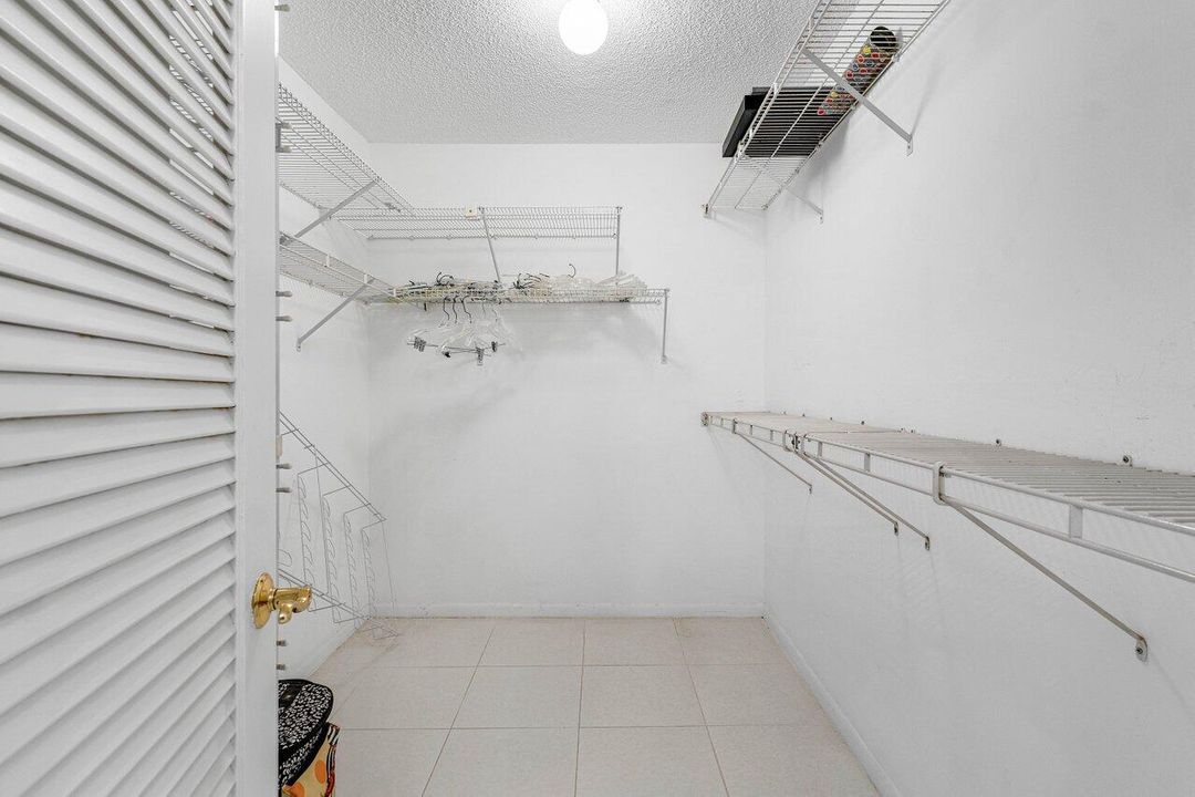 En Venta: $525,000 (2 camas, 2 baños, 1200 Pies cuadrados)