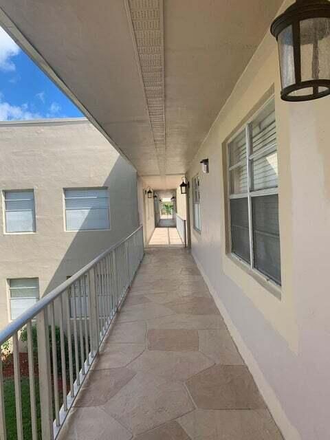 For Rent: $1,700 (2 beds, 2 baths, 902 Square Feet)