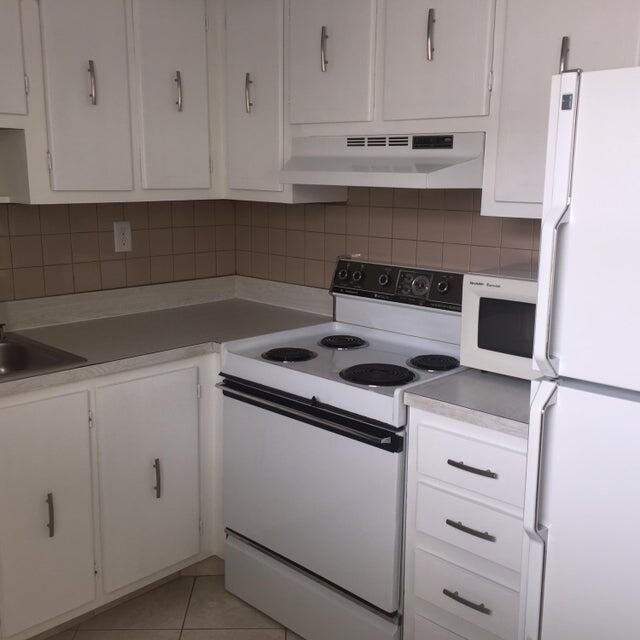 For Rent: $1,700 (2 beds, 2 baths, 902 Square Feet)