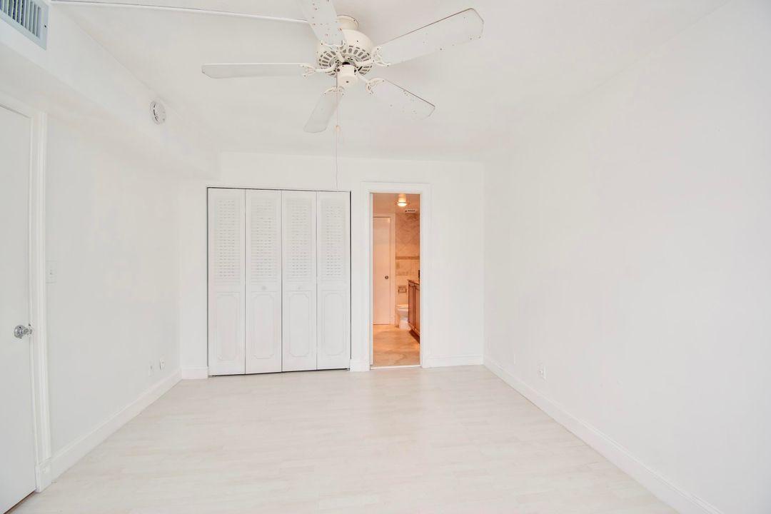 For Sale: $289,000 (2 beds, 2 baths, 1300 Square Feet)