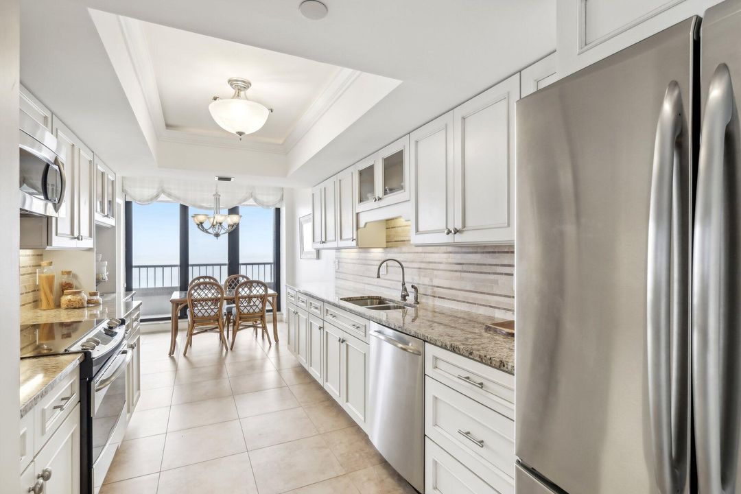 For Sale: $1,450,000 (3 beds, 2 baths, 2250 Square Feet)