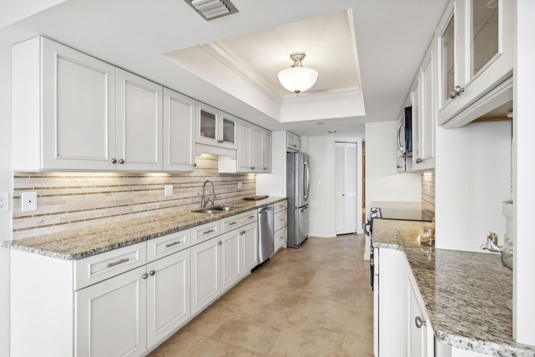 For Sale: $1,450,000 (3 beds, 2 baths, 2250 Square Feet)