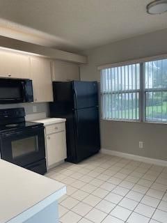 For Rent: $2,300 (2 beds, 2 baths, 1374 Square Feet)