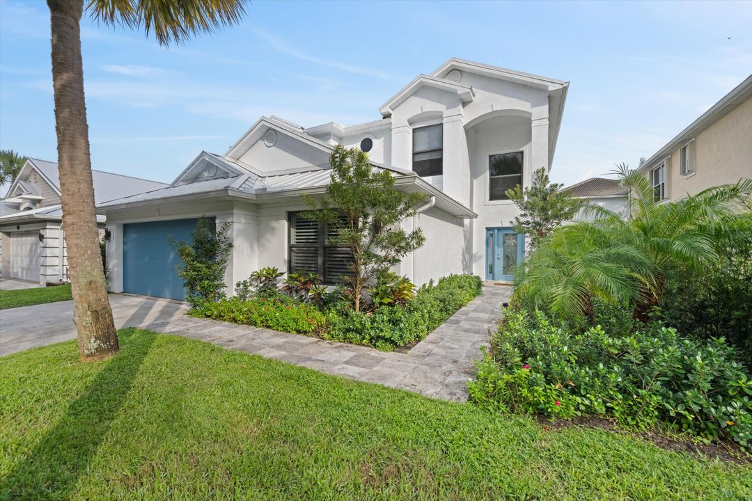 For Sale: $1,200,000 (5 beds, 3 baths, 2696 Square Feet)