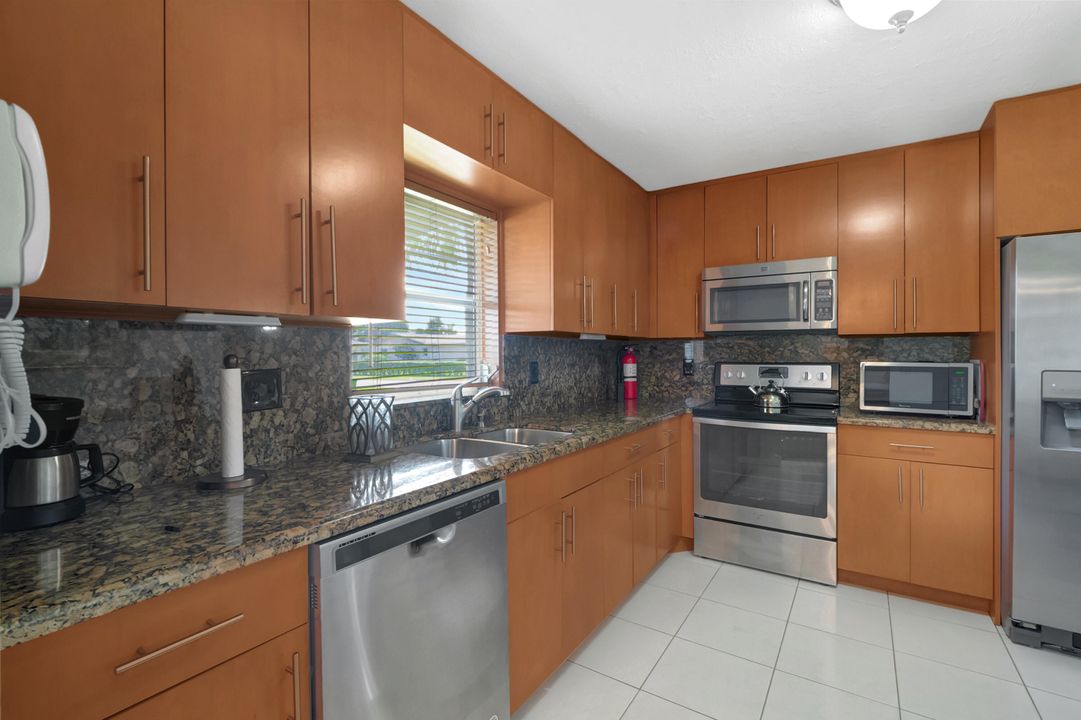 For Sale: $365,000 (2 beds, 2 baths, 1527 Square Feet)