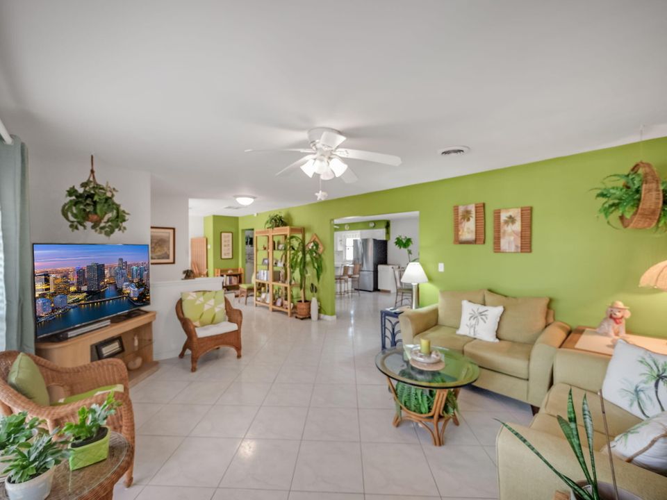 For Sale: $1,099,900 (3 beds, 2 baths, 1800 Square Feet)