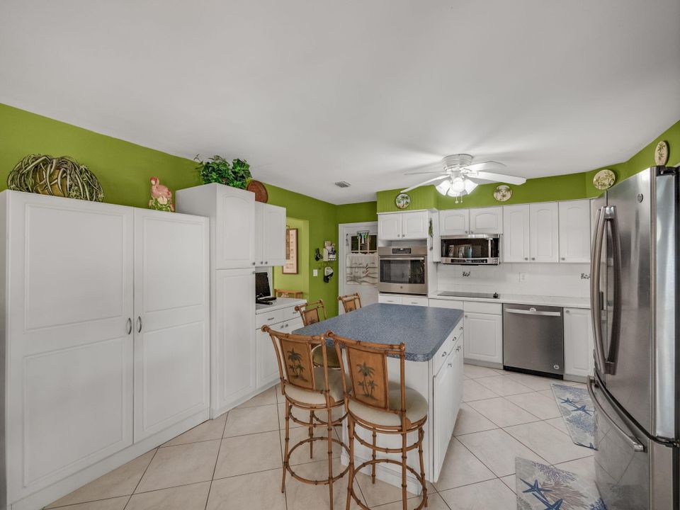 For Sale: $1,099,900 (3 beds, 2 baths, 1800 Square Feet)