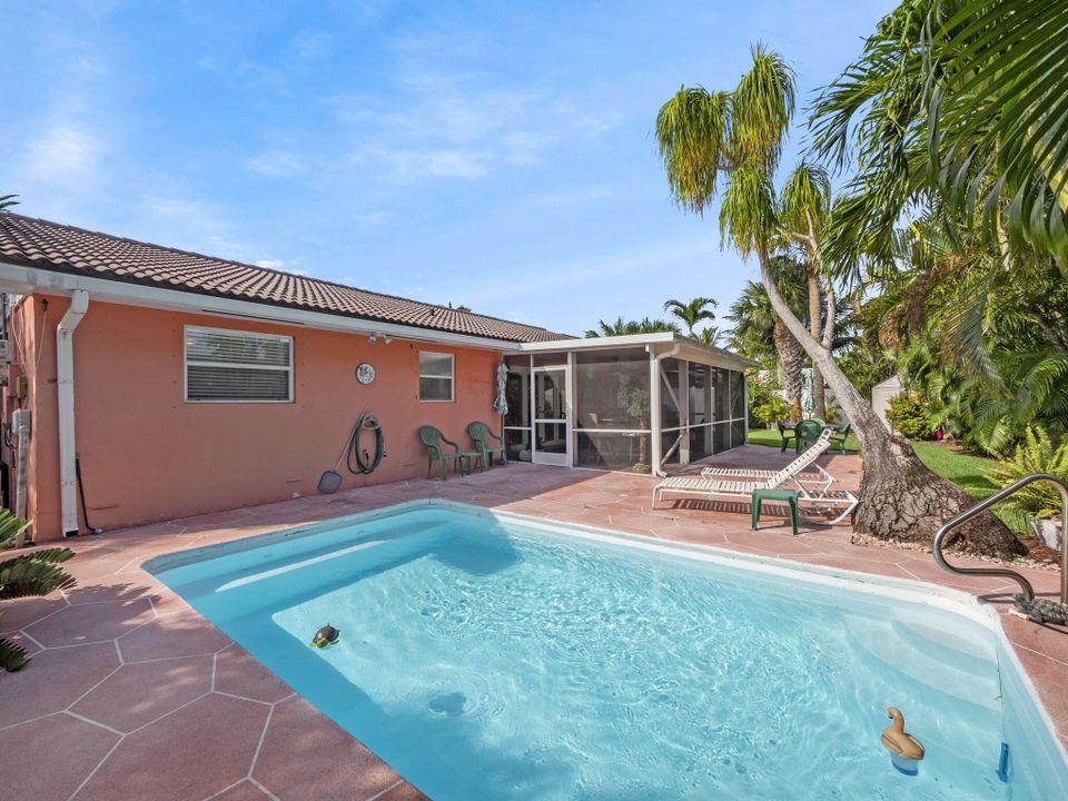 For Sale: $1,099,900 (3 beds, 2 baths, 1800 Square Feet)