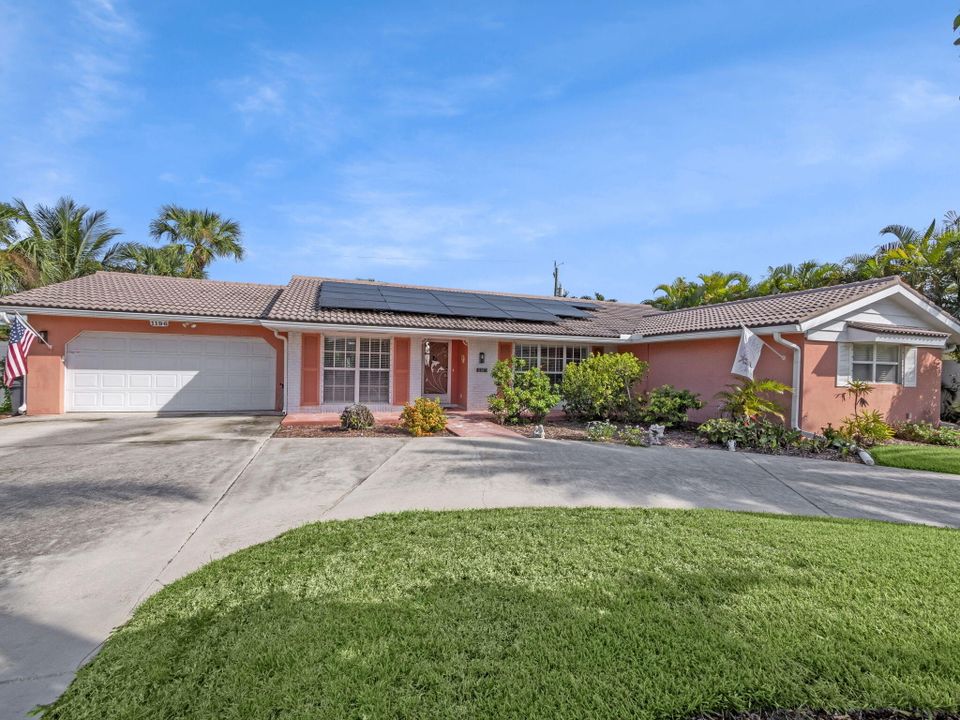 For Sale: $1,099,900 (3 beds, 2 baths, 1800 Square Feet)