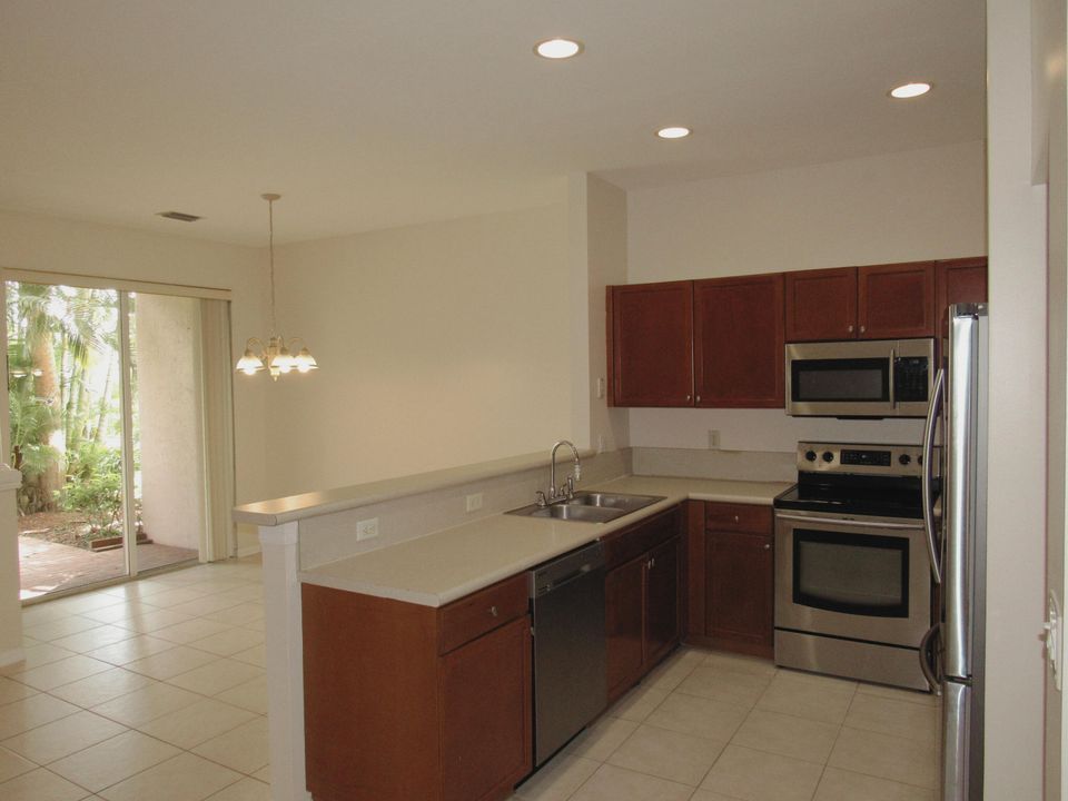 For Sale: $405,000 (3 beds, 2 baths, 1598 Square Feet)