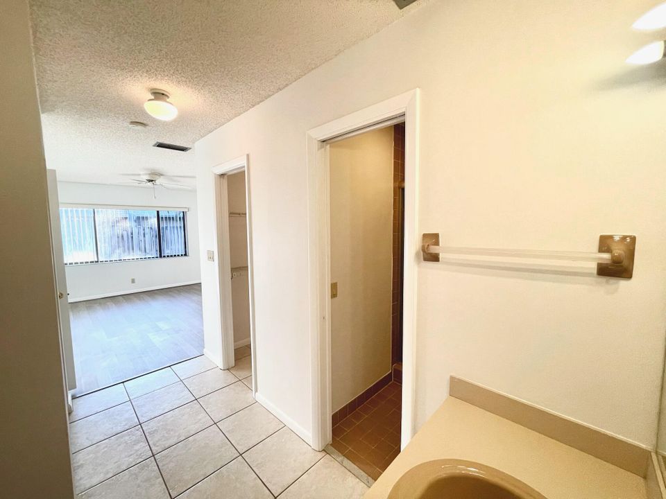 For Rent: $2,600 (2 beds, 2 baths, 1258 Square Feet)