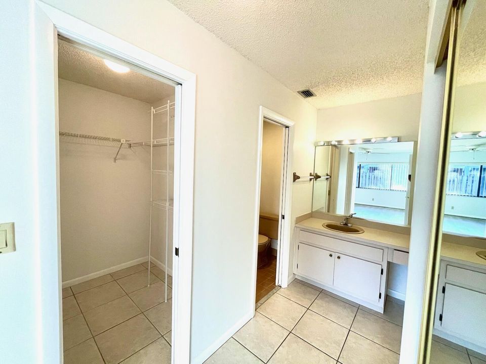 For Rent: $2,600 (2 beds, 2 baths, 1258 Square Feet)