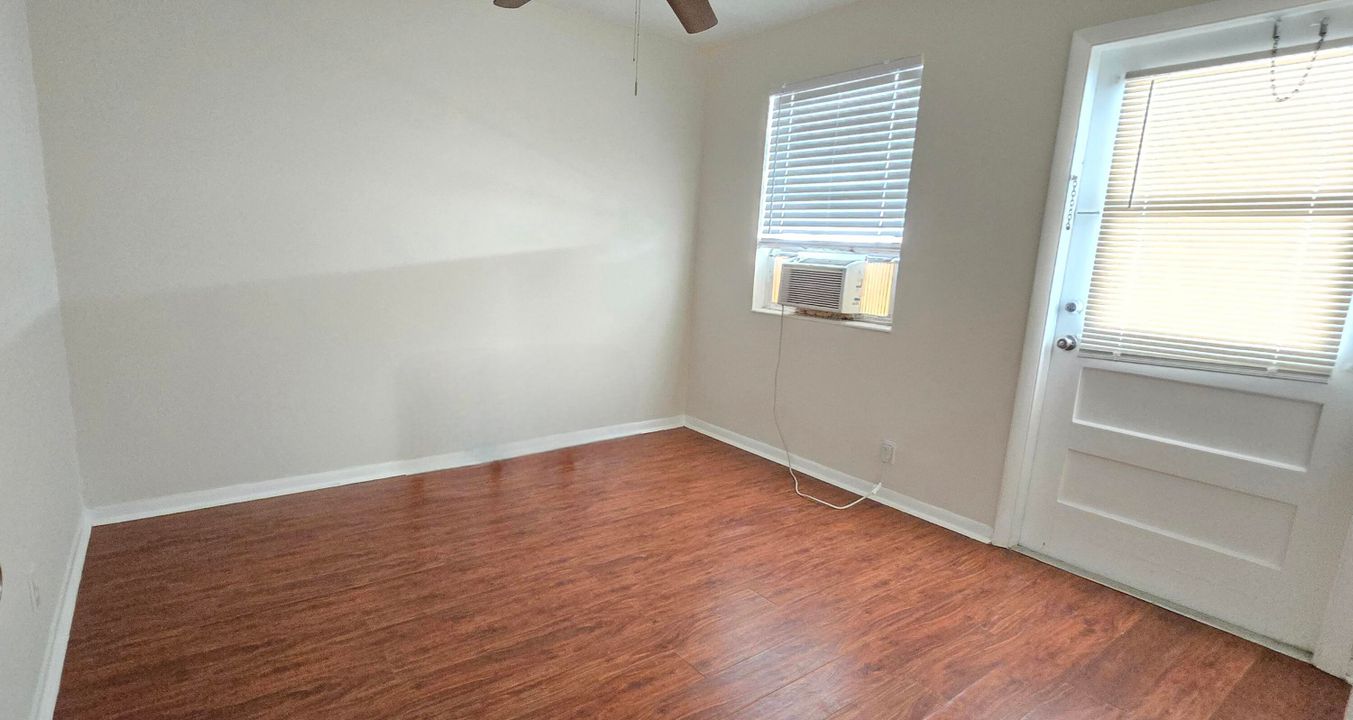 For Rent: $2,150 (2 beds, 0 baths, 800 Square Feet)