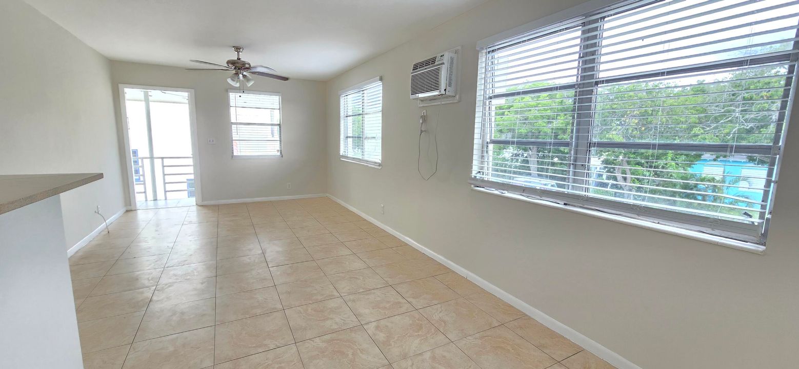 For Rent: $2,150 (2 beds, 0 baths, 800 Square Feet)