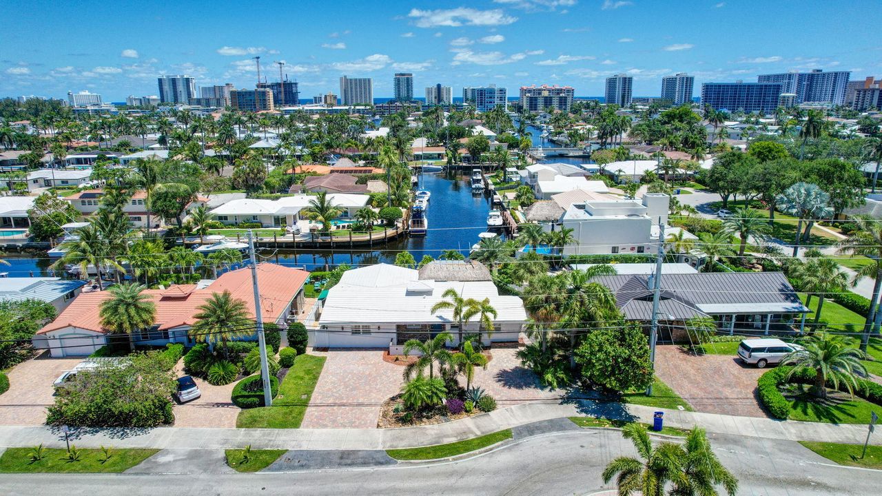 For Sale: $1,700,000 (4 beds, 3 baths, 1934 Square Feet)