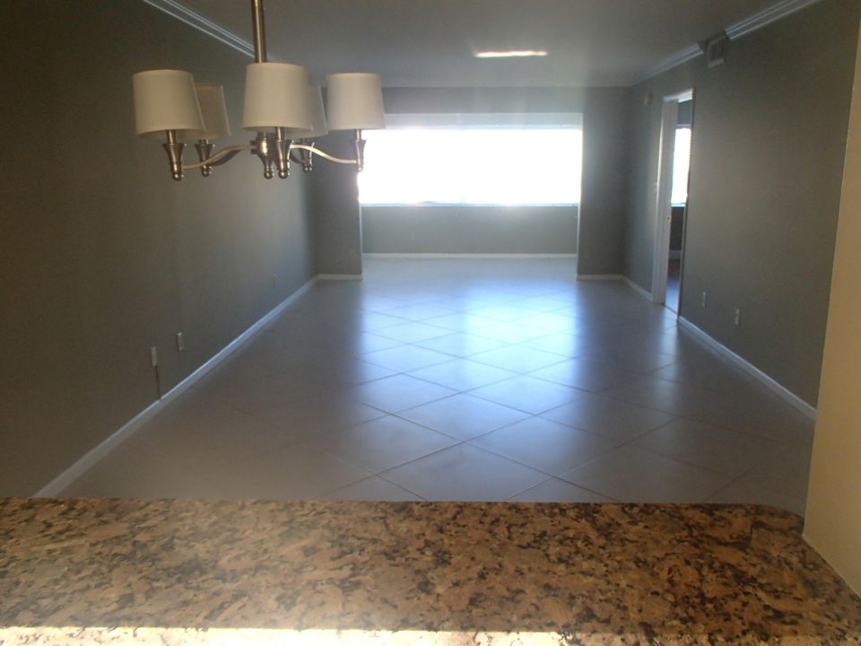 For Sale: $200,000 (2 beds, 2 baths, 1145 Square Feet)