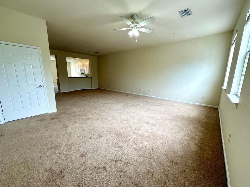 For Rent: $2,275 (2 beds, 2 baths, 1862 Square Feet)