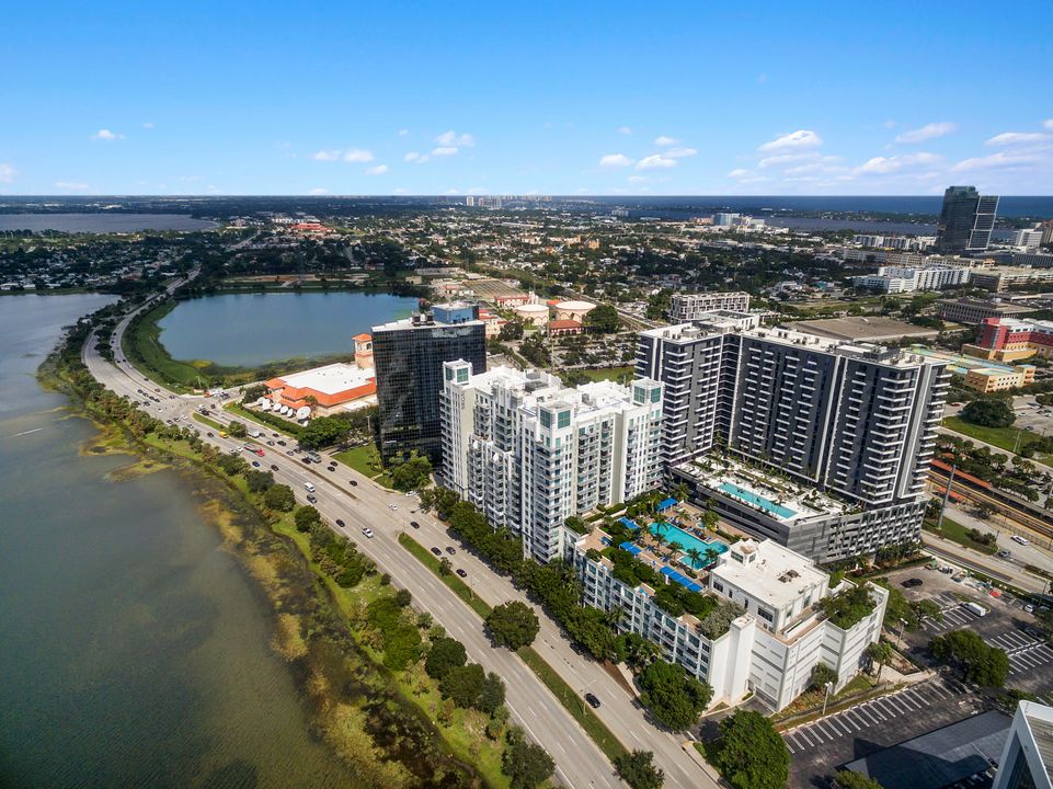 For Sale: $695,000 (2 beds, 2 baths, 1245 Square Feet)