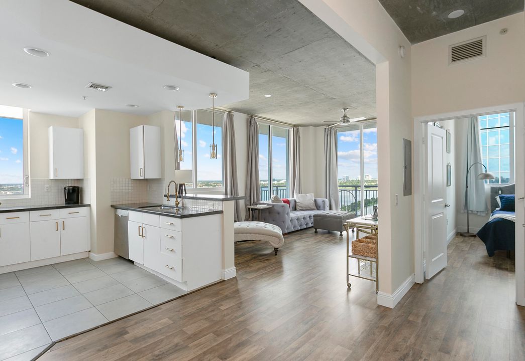 For Sale: $695,000 (2 beds, 2 baths, 1245 Square Feet)