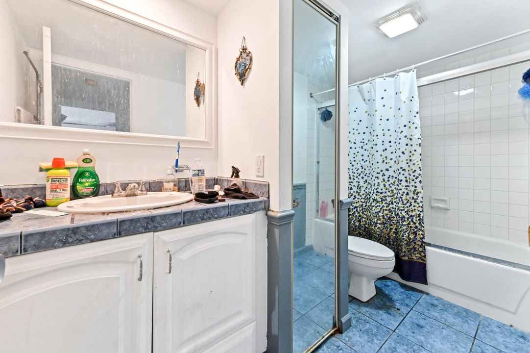 For Sale: $250,000 (2 beds, 2 baths, 1236 Square Feet)