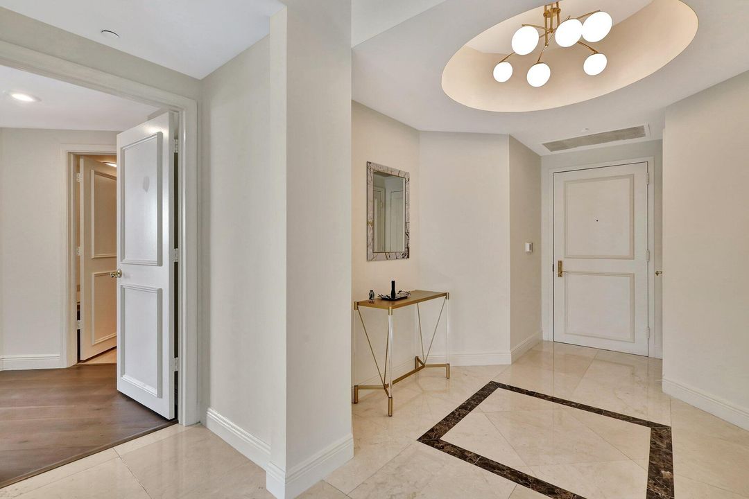 For Sale: $1,100,000 (2 beds, 2 baths, 1974 Square Feet)