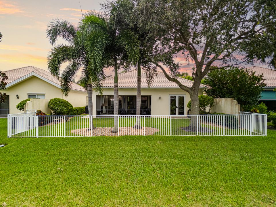 For Sale: $775,000 (3 beds, 3 baths, 2001 Square Feet)