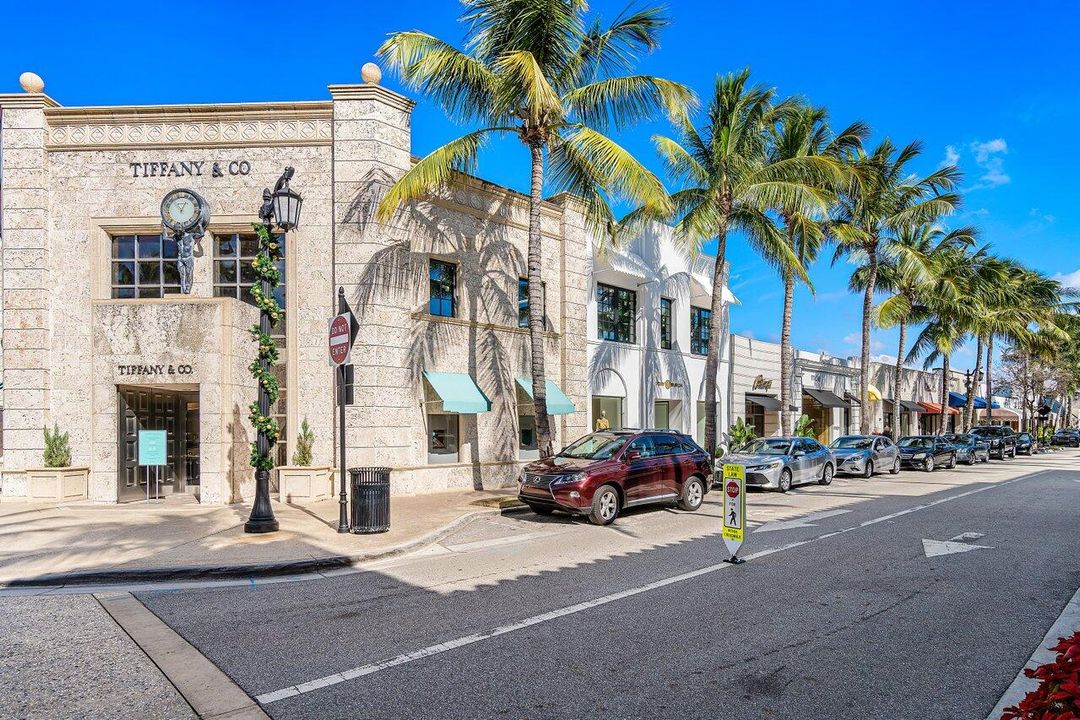 For Sale: $2,000,000 (2 beds, 3 baths, 2608 Square Feet)