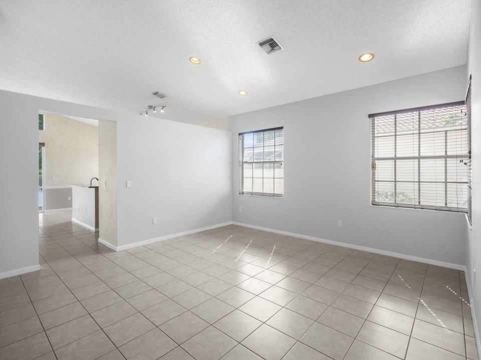 For Sale: $549,900 (3 beds, 2 baths, 1861 Square Feet)