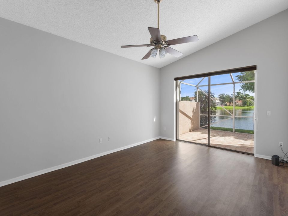 For Sale: $549,900 (3 beds, 2 baths, 1861 Square Feet)