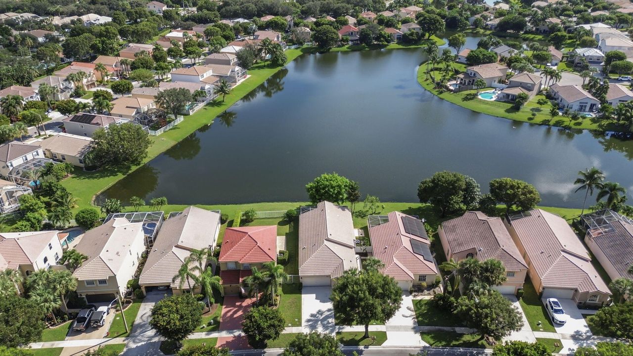 For Sale: $549,900 (3 beds, 2 baths, 1861 Square Feet)