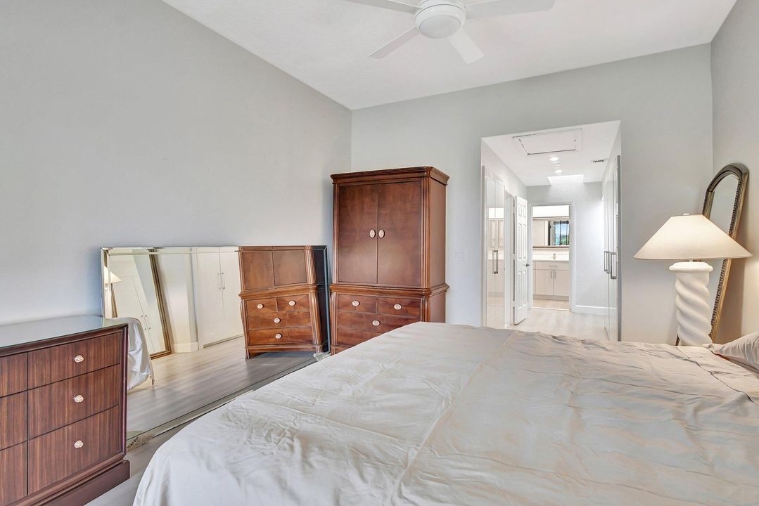 For Sale: $309,500 (1 beds, 1 baths, 1089 Square Feet)