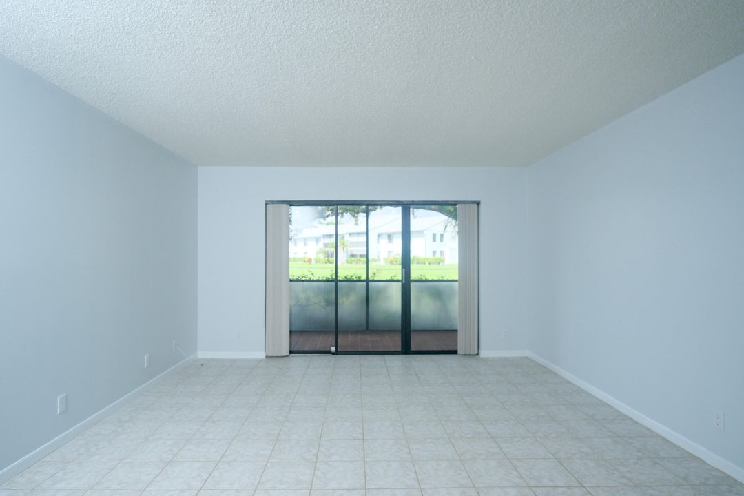 For Sale: $239,999 (2 beds, 2 baths, 1064 Square Feet)