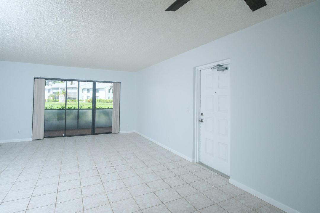 For Sale: $239,999 (2 beds, 2 baths, 1064 Square Feet)