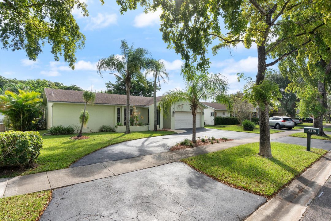 For Sale: $565,000 (3 beds, 2 baths, 1532 Square Feet)