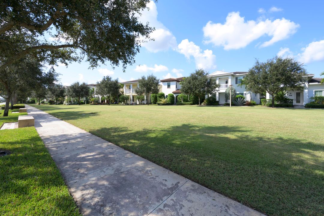 For Sale: $1,599,000 (3 beds, 3 baths, 2984 Square Feet)