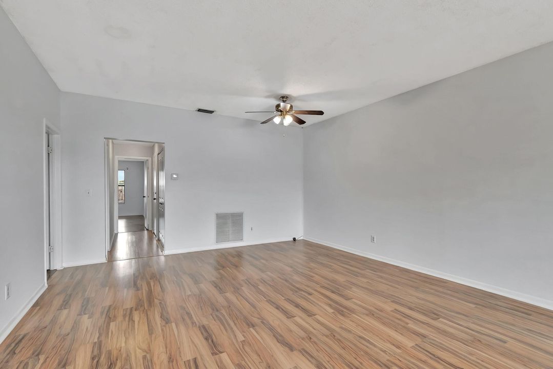 For Sale: $465,000 (2 beds, 2 baths, 1439 Square Feet)