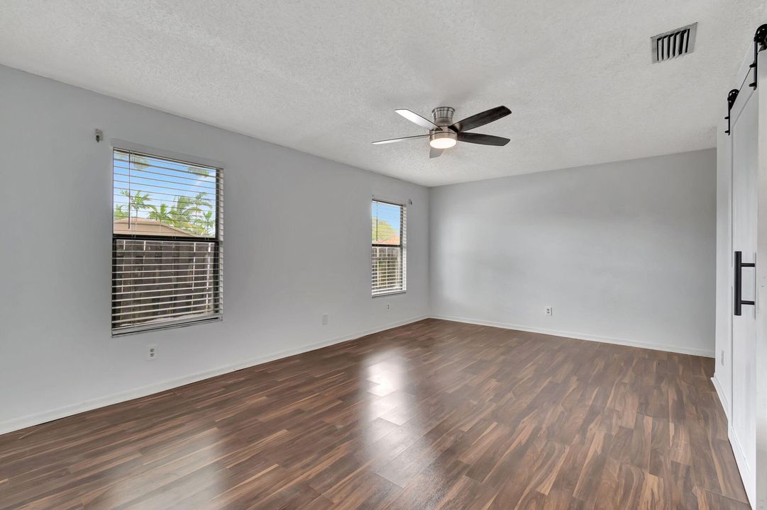 For Sale: $465,000 (2 beds, 2 baths, 1439 Square Feet)