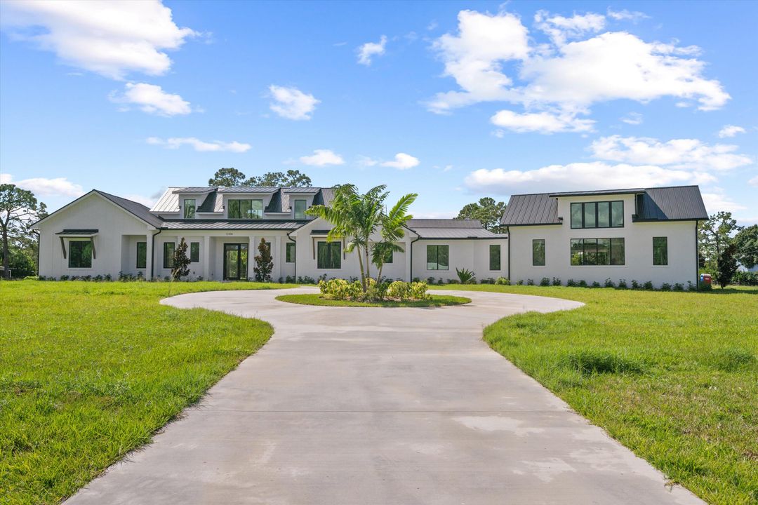 For Sale: $3,295,000 (5 beds, 4 baths, 4766 Square Feet)