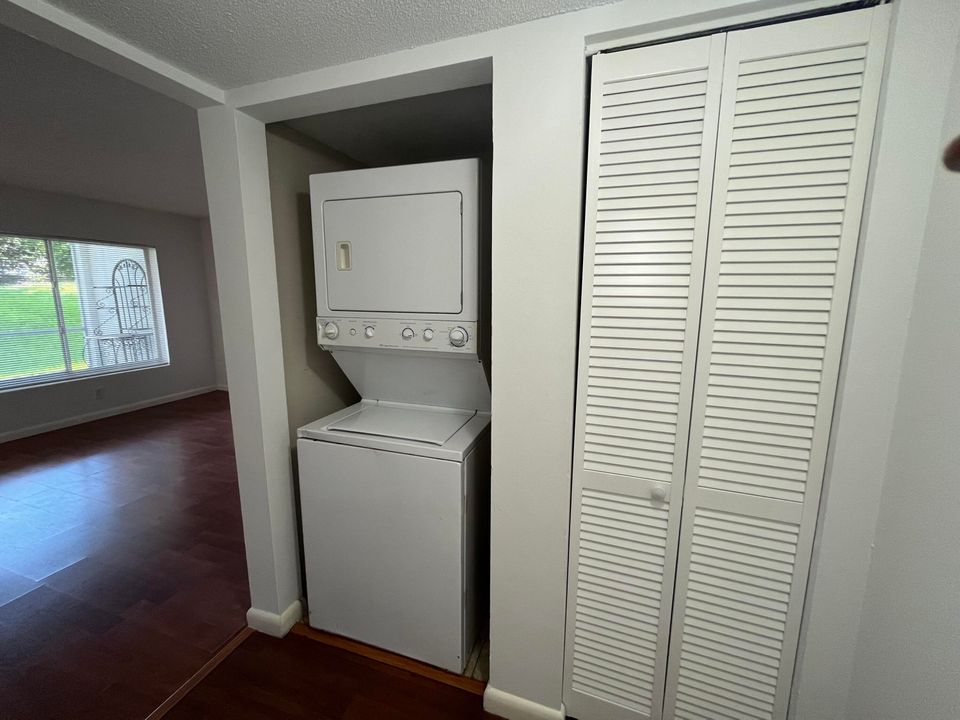 For Rent: $1,675 (1 beds, 1 baths, 768 Square Feet)