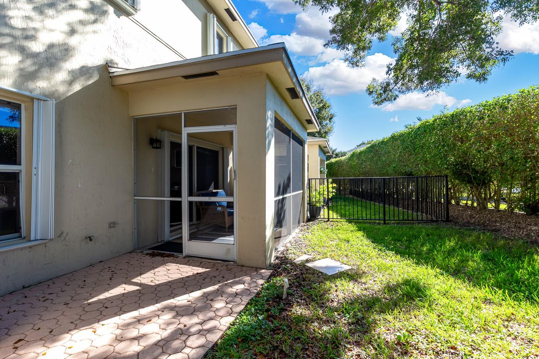 Active With Contract: $3,000 (3 beds, 2 baths, 1632 Square Feet)